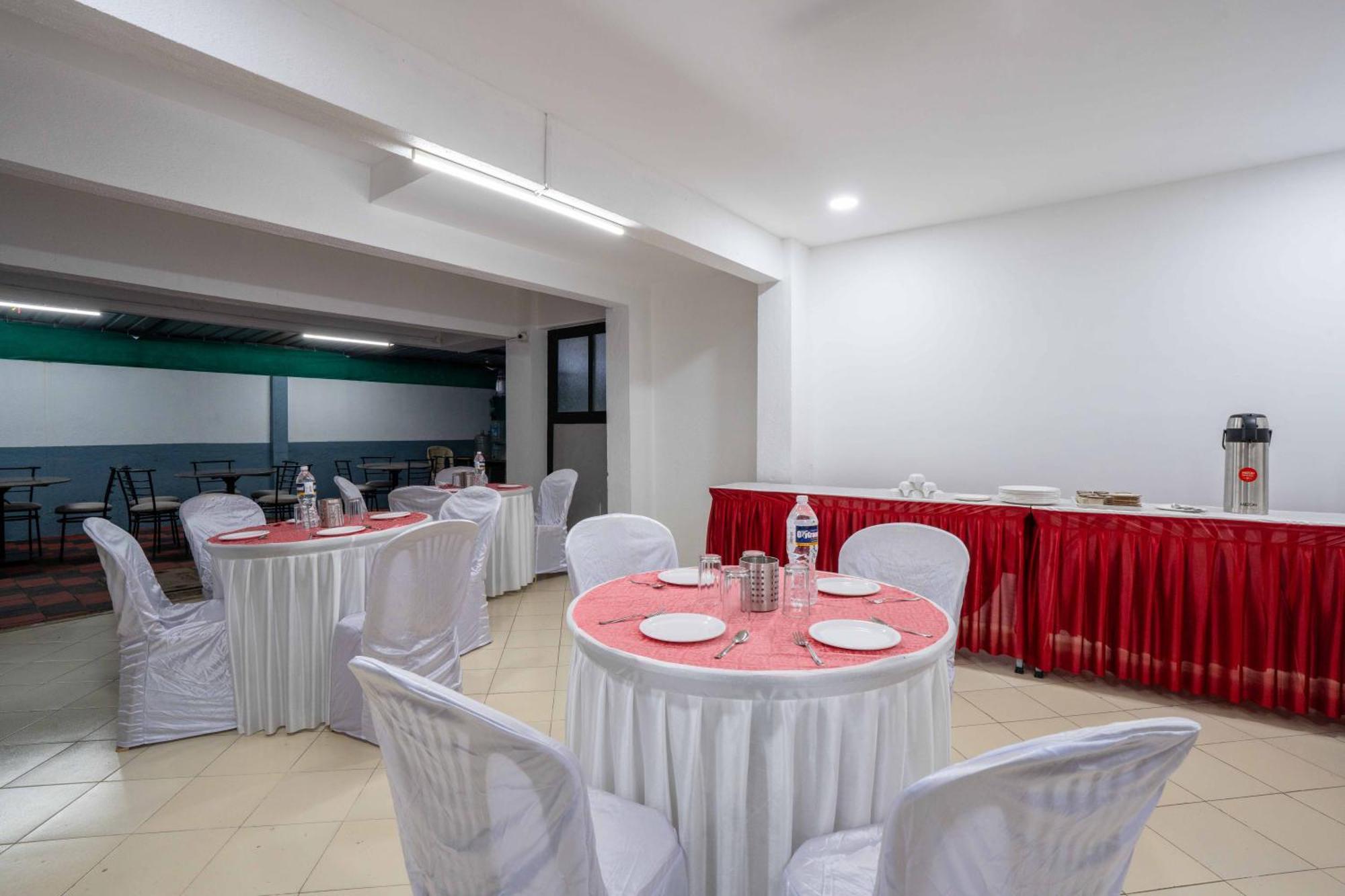 Treebo Royal Comfort Atithi Pune Exteriör bild