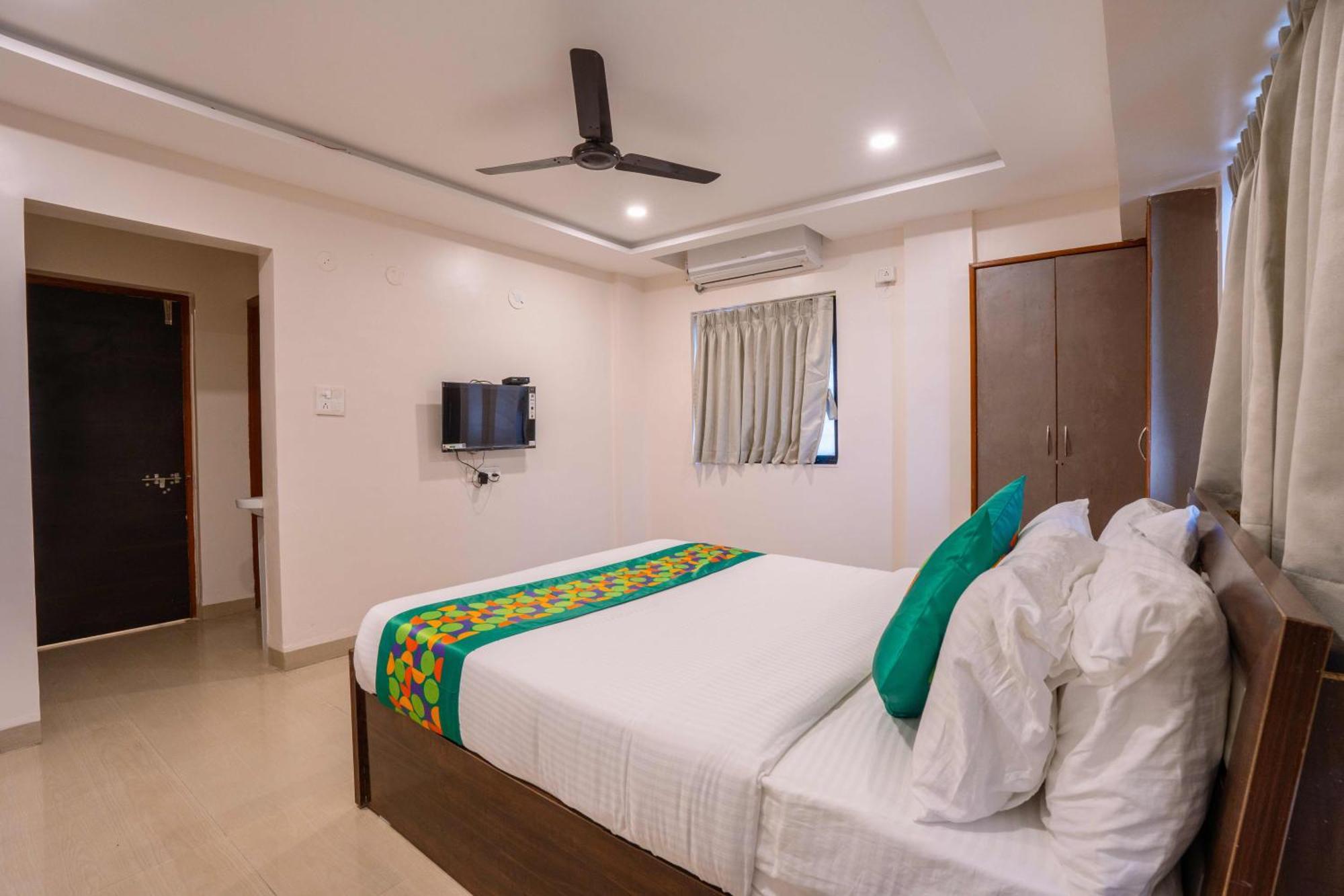 Treebo Royal Comfort Atithi Pune Exteriör bild